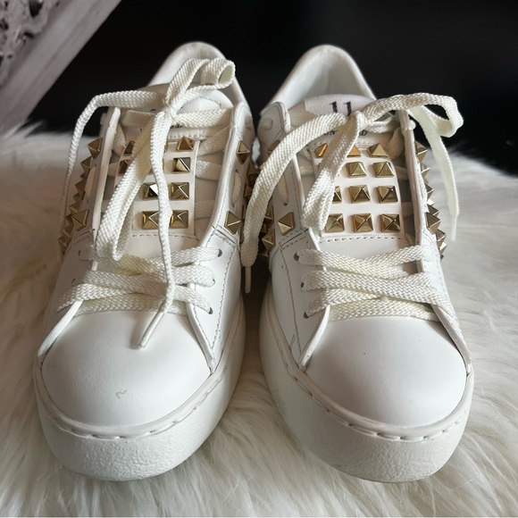 VALENTINO GARAVANI- Rockstud Sneakers